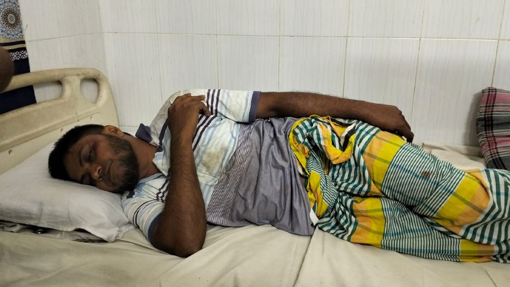 হত্যাচেষ্টায় চেয়ারম্যানের ভাতিজার বিরুদ্ধে থানায় অভিযোগ