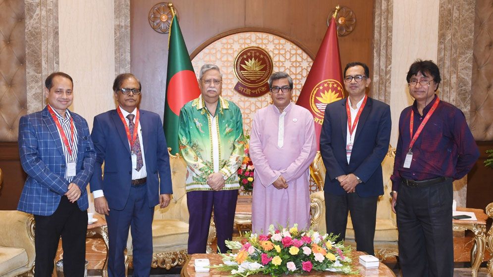 রাষ্ট্রপতির সঙ্গে বশেমুরবিপ্রবিপি উপাচার্যের সৌজন্য সাক্ষাৎ