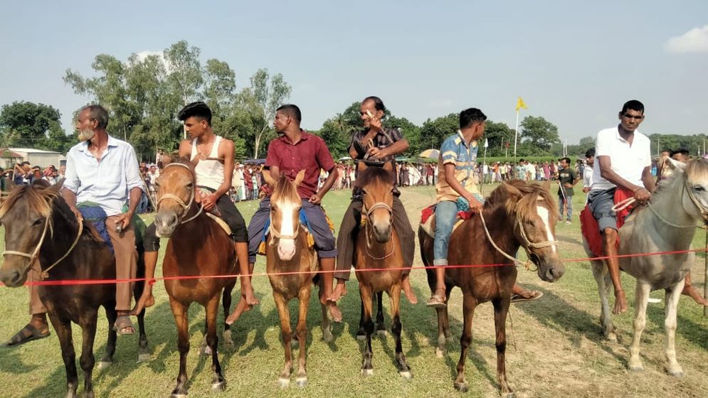 দেওয়ানগঞ্জে ঐতিহ্যবাহী ঘোড়া দৌড় প্রতিযোগিতা অনুষ্ঠিত