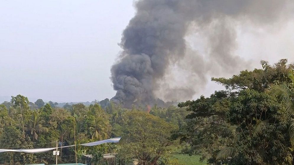 বিস্ফোরণের বিকট শব্দ, কাঁপছে টেকনাফ সীমান্ত