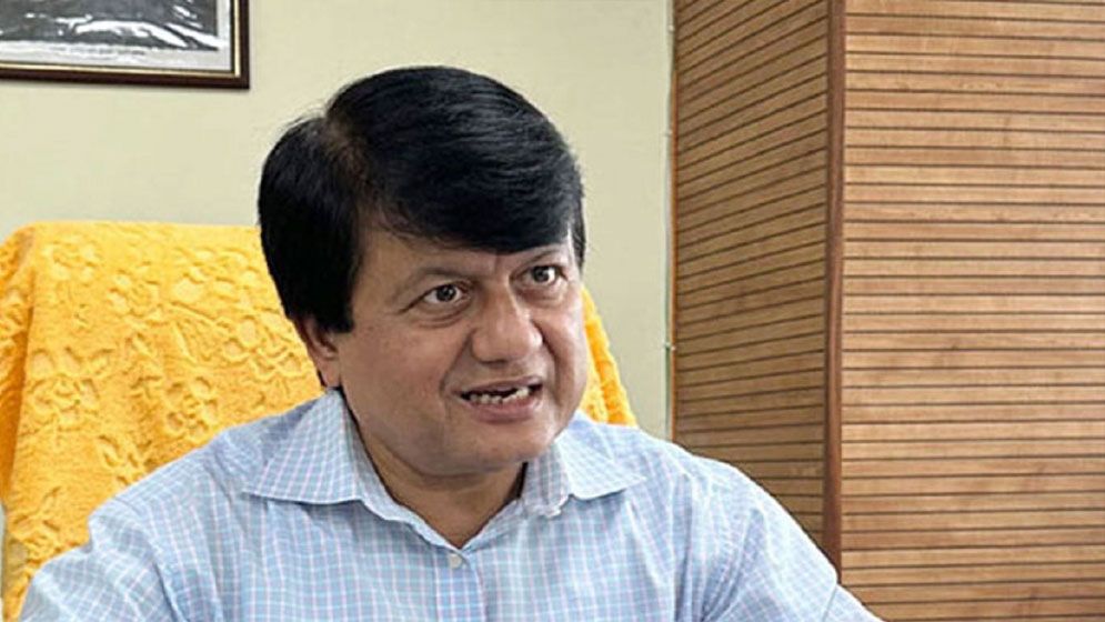 কাস্টমস কর্মকর্তাদের পাশে চেয়ে আবেগঘন পোস্ট ছাগলকাণ্ডের মতিউরের