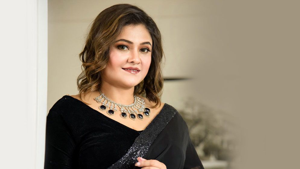 ‘পরকীয়া আইনত বৈধ’
