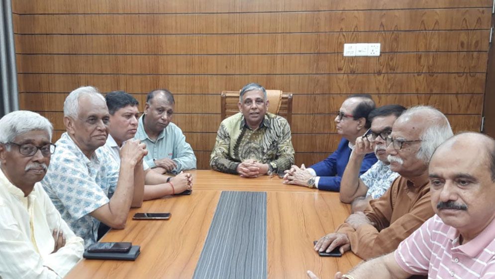  বাহাউদ্দিন নাছিমের সঙ্গে হিন্দু সম্প্রদায়ের নেতৃবৃন্দের মতবিনিময়