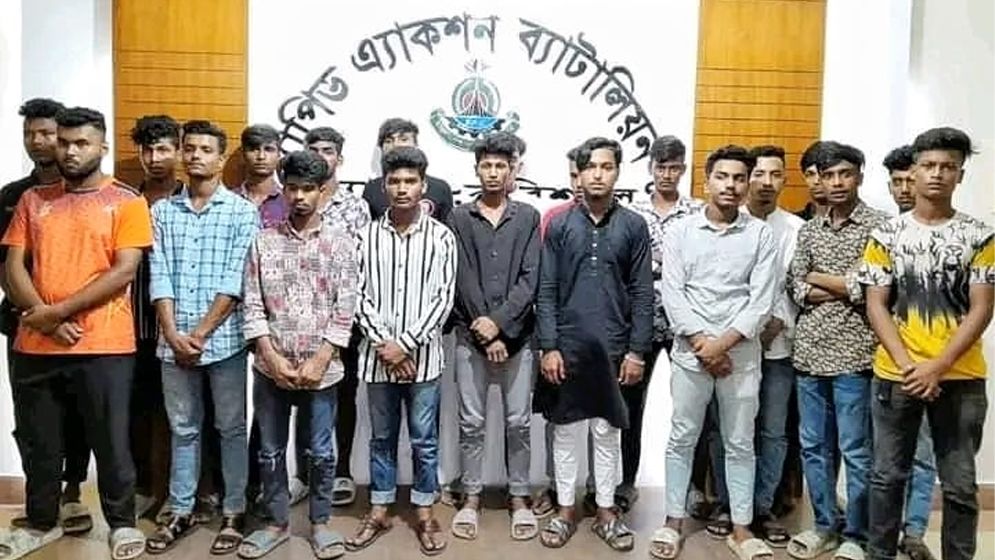 ঝালকাঠিতে কিশোর গ্যাংয়ের ২০ সদস্য আটক