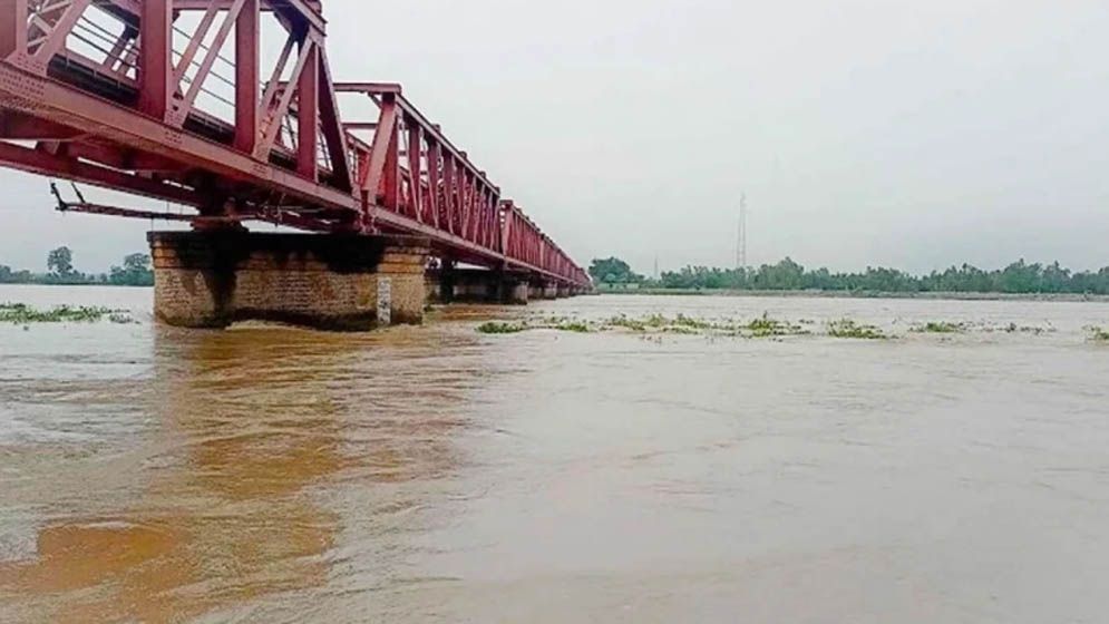 তিস্তার পানি বাড়ছে হু হু করে, আতঙ্কে এলাকাবাসী