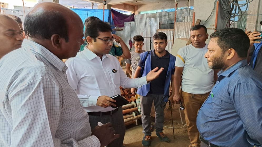 আদাবরে ৩ নির্মাণাধীন ভবনে ডিএনসিসির জরিমানা