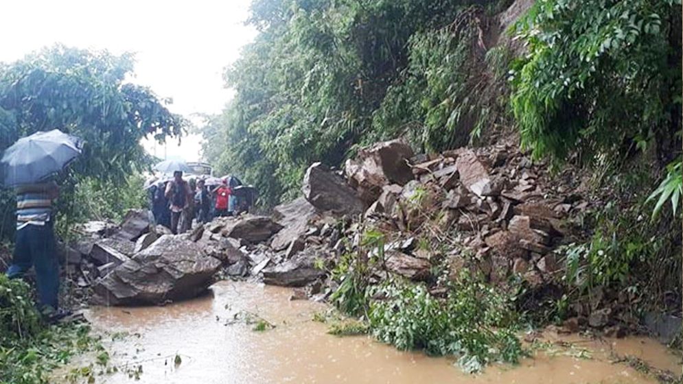 বান্দরবানে পাহাড়ধস, বন্যার আশঙ্কা