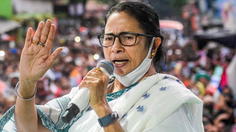 বাংলা ভাগ করতে এলে দেখিয়ে দেব: মমতা