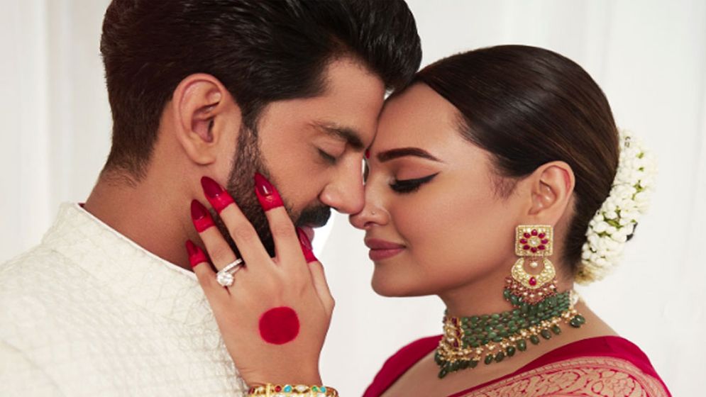 বিয়ের যে উপহার পেয়ে আপ্লুত সোনাক্ষী