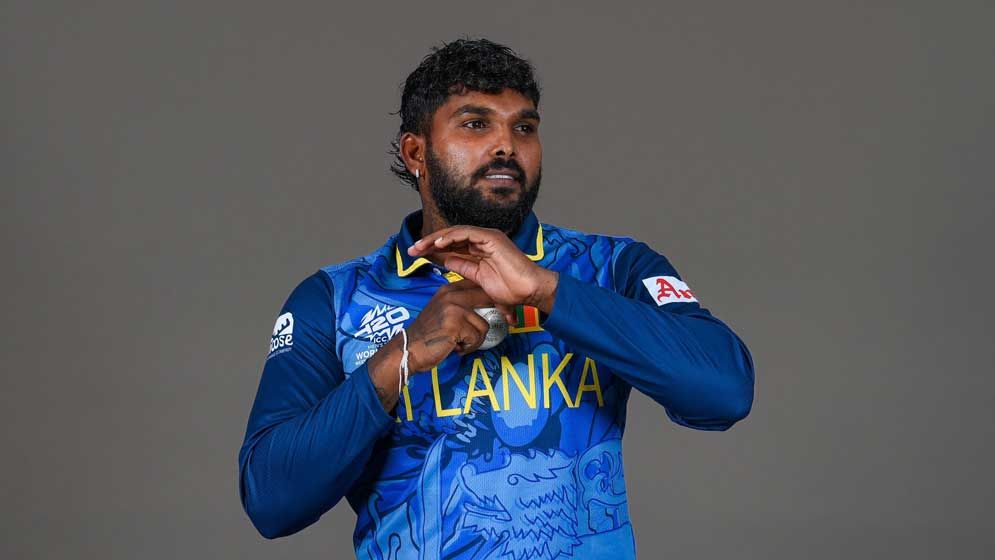 অধিনায়কত্ব ছাড়লেন হাসারাঙ্গা