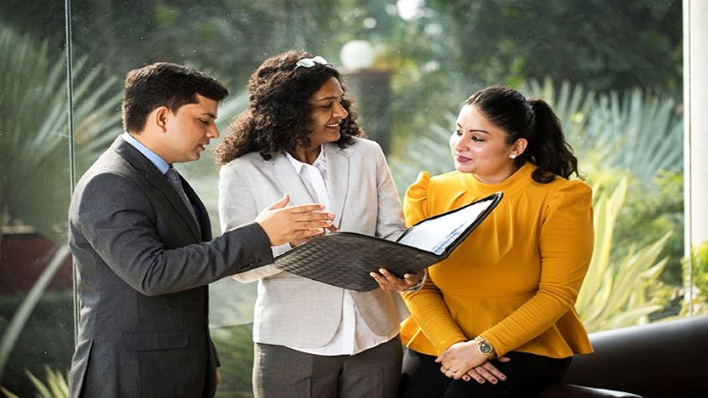 কর্মক্ষেত্রে মনোযোগী হবেন যে উপায়ে