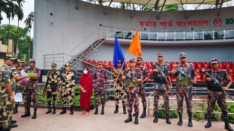 প্রেমের টানে ভারতের তরুণী বাংলাদেশে, অতঃপর...