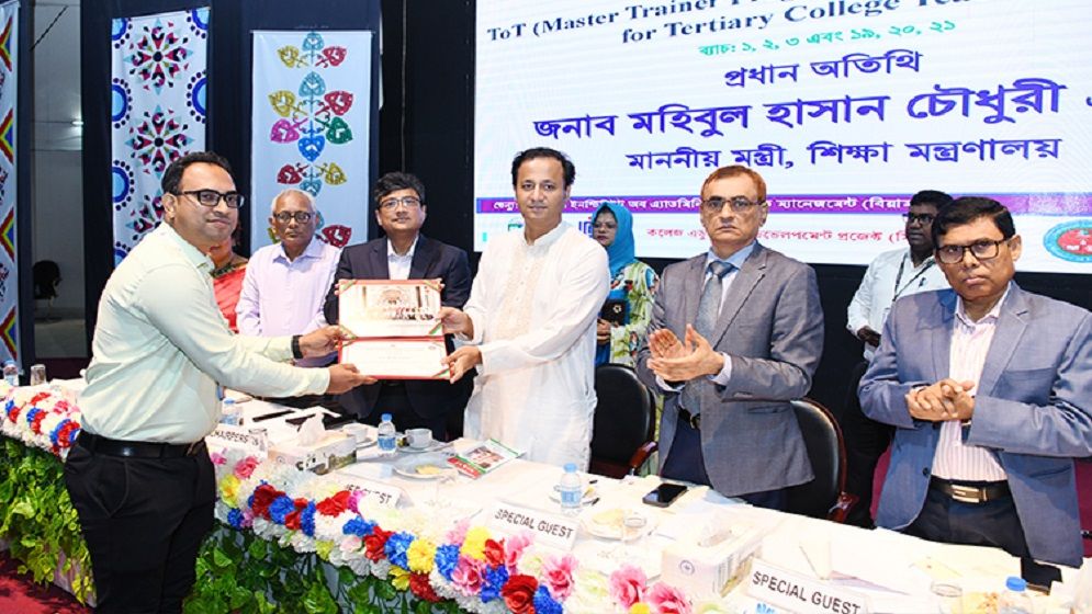 স্মার্ট বাংলাদেশ বিনির্মাণে শিক্ষক প্রশিক্ষণ নিয়ে এগিয়ে যাচ্ছে জাতীয় বিশ্ববিদ্যালয়