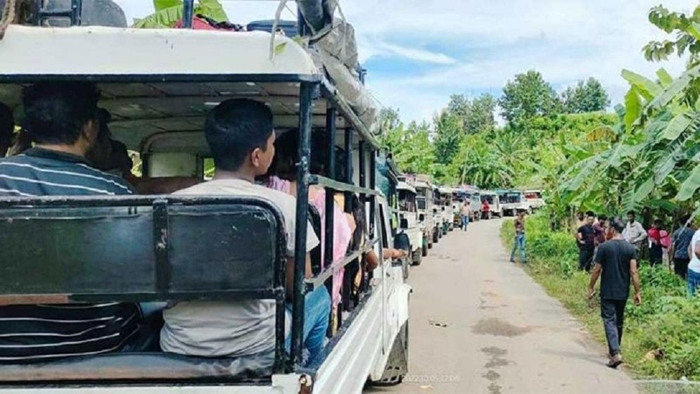 সাজেক ছাড়লেন আটকা পড়া ৭০০ পর্যটক