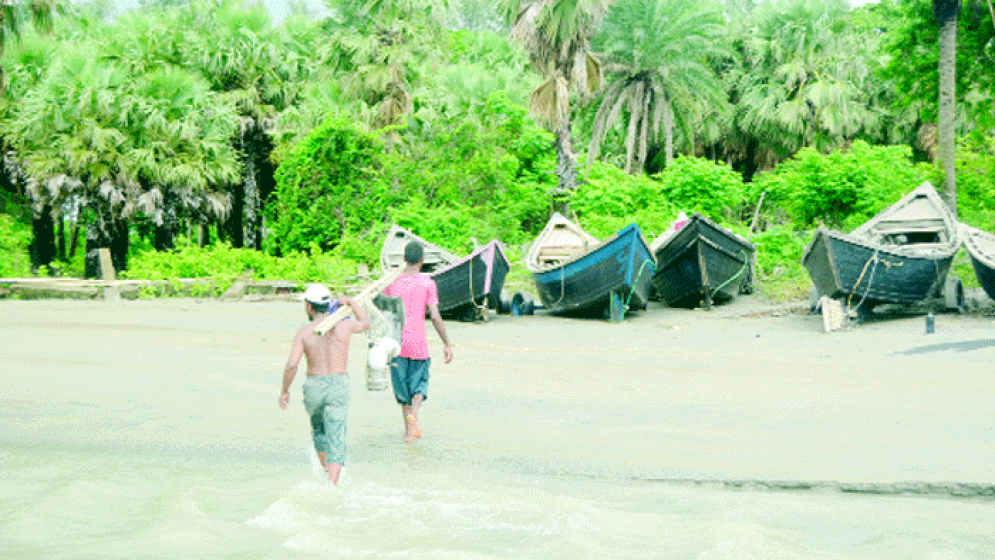 ৬৫ দিনের নিষেধাজ্ঞা শেষেও হতাশ জেলেরা
