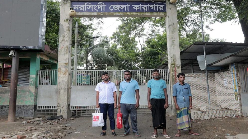 যেভাবে পালালো কয়েদিরা