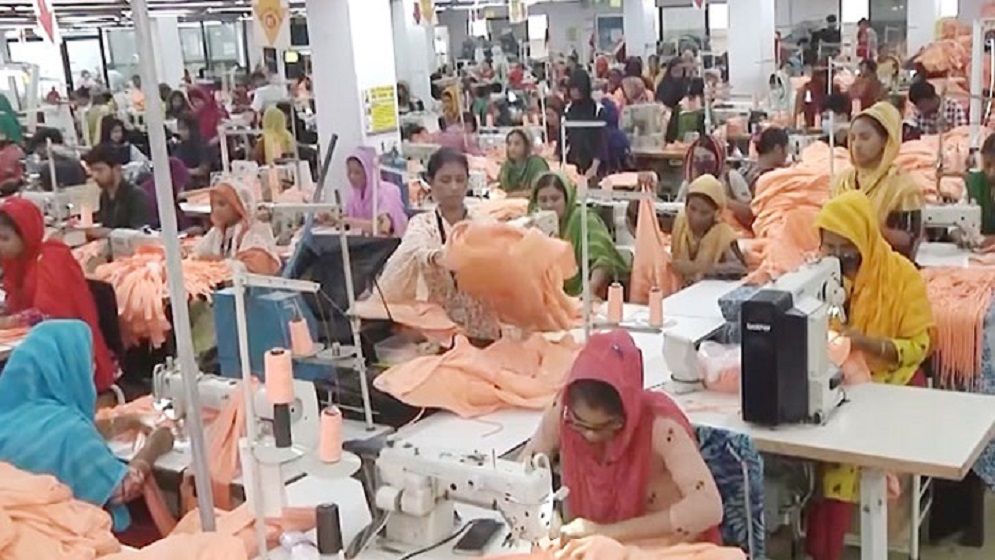 পোশাক কারখানা ও বস্ত্রকল খোলার সিদ্ধান্ত