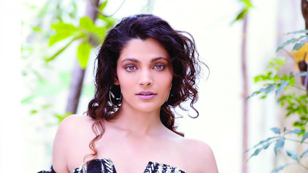 রেসে অংশ নিতে বার্লিনে সায়ামি খের