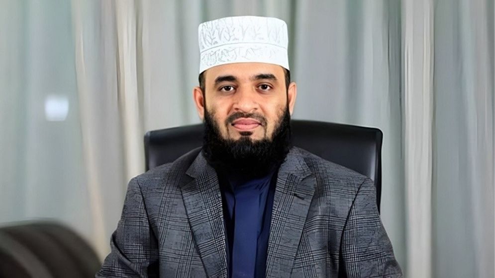 সর্বত্র বৈষম্যের অবসান নিয়ে ফেসবুকে পোস্ট আজহারীর, যা লিখলেন