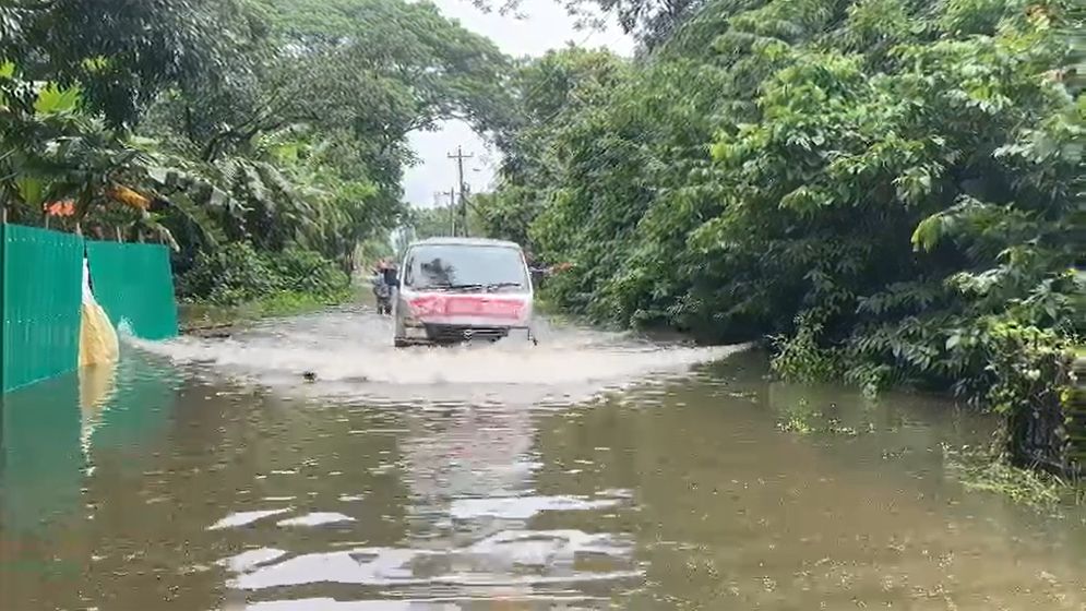 টানা বর্ষণ ও পাহাড়ি ঢলে ফটিকছড়ির নিম্নাঞ্চল প্লাবিত