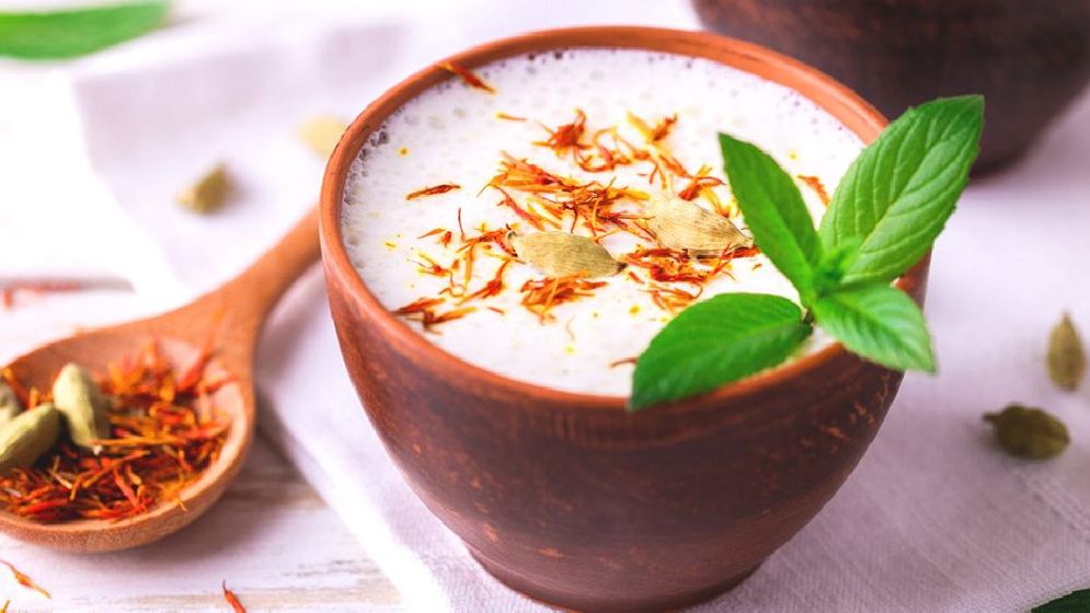ত্বকের যত্নে দুধ-জাফরান