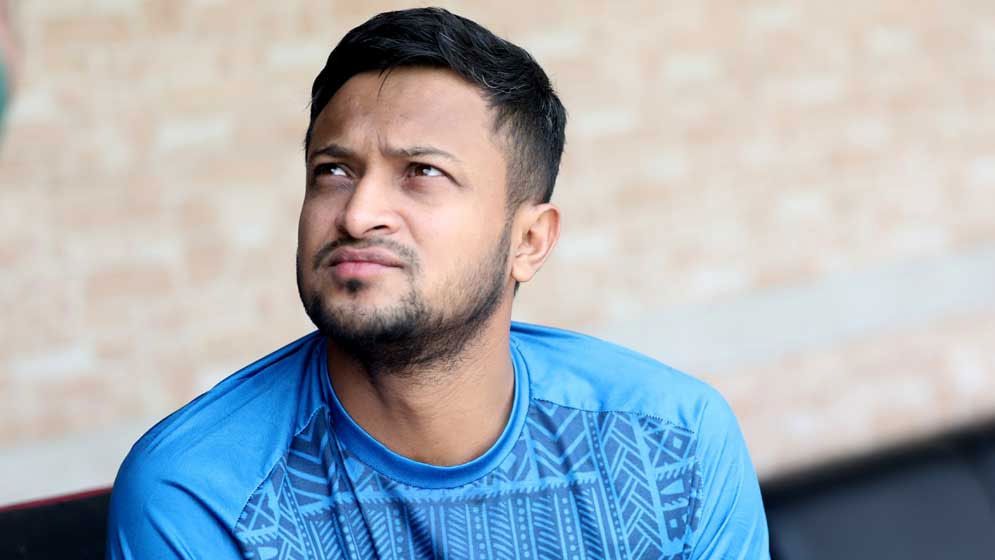 সাকিবকে ক্রিকেট থেকে বাদ দিয়ে দেশে ফেরাতে লিগ্যাল নোটিশ 