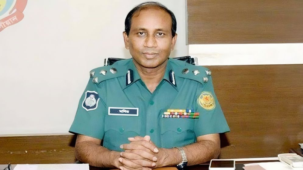 সাবেক এসবি প্রধান কে এই মনিরুল ইসলাম ?