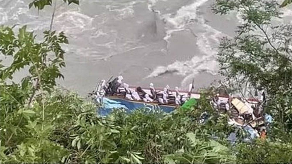 নেপালে ভারতীয় পূণ্যার্থীবাহী বাস নদীতে, নিহত ২৭