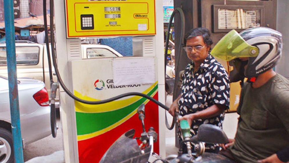 লিটারপ্রতি জ্বালানি তেলের দাম কমল যত টাকা