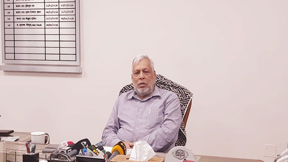 রেলের টিকিট কালোবাজারি নিয়ে যা বললেন রেল উপদেষ্টা