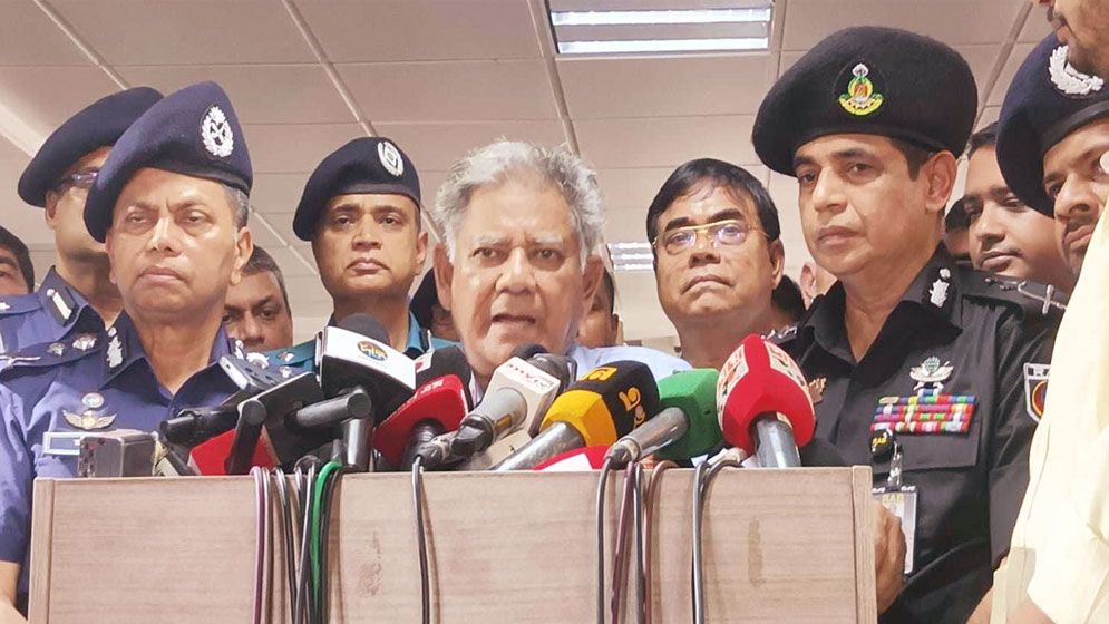 ’নির্দিষ্ট তারিখের মধ্যে কাজে না ফিরলে পুলিশ সদস্যদের পলাতক ঘোষণা’