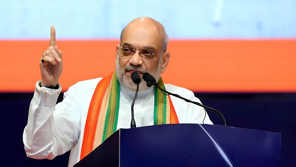 অবৈধ বাংলাদেশিদের উল্টো ঝুলিয়ে রাখার হুমকি অমিত শাহর