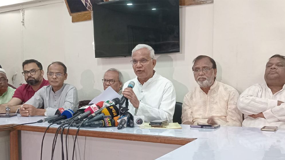 দুর্গত মানুষের পাশে বিএনপি