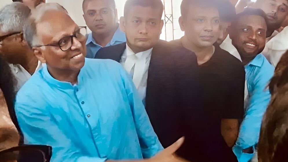 আমার দেশ পত্রিকার সম্পাদক মাহমুদুর রহমান জামিন পেলেন না কেন?