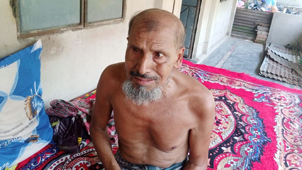 নেত্রকোণা সদরে পঙ্গু কিরন ফকিরের জমি দখলের চেষ্টা