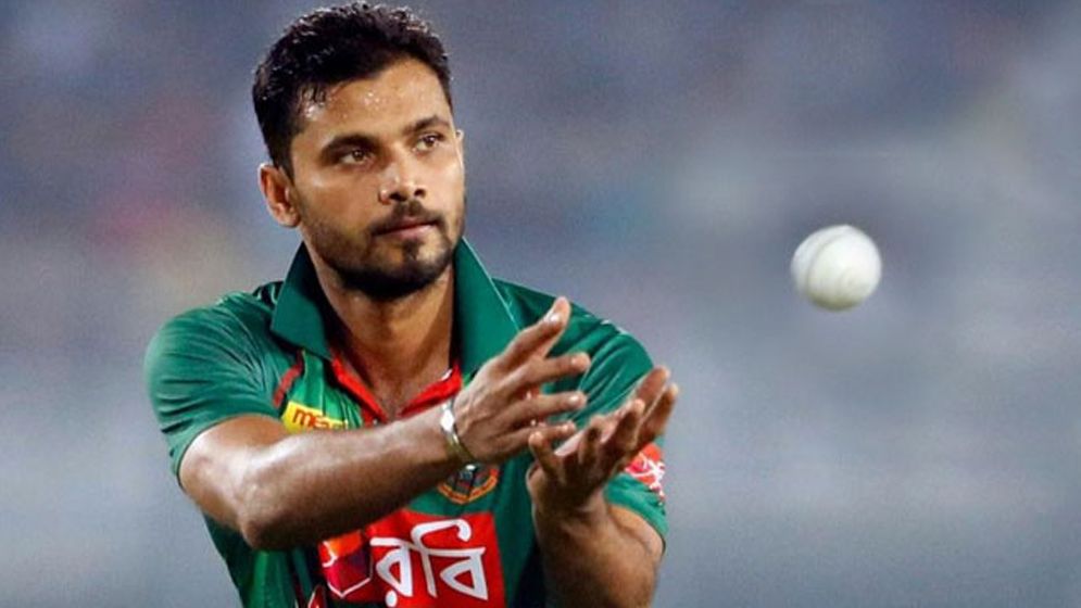 পাকিস্তানকে হোয়াইটওয়াশ: ফেসবুক পোস্টে যা লিখলেন মাশরাফি