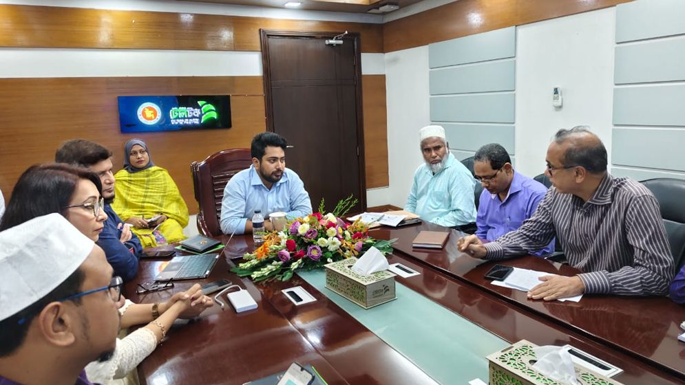 টেলিটকের সেবার মান উন্নত করার নির্দেশ উপদেষ্টা নাহিদের