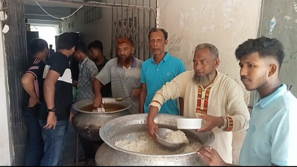 নোয়াখালীতে তীব্র খাবার ও বিশুদ্ধ পানির সংকট