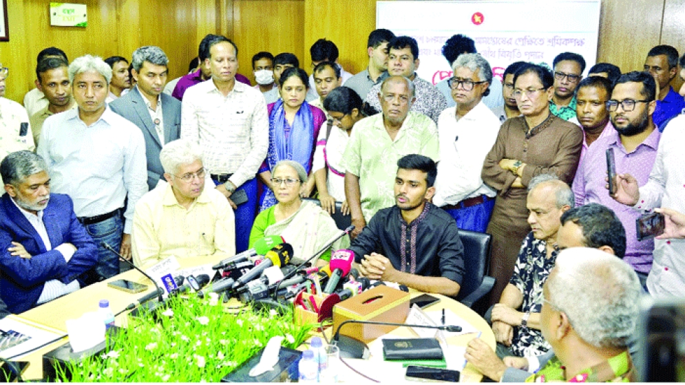 পোশাক শ্রমিকদের ১৮ দাবি পূরণ