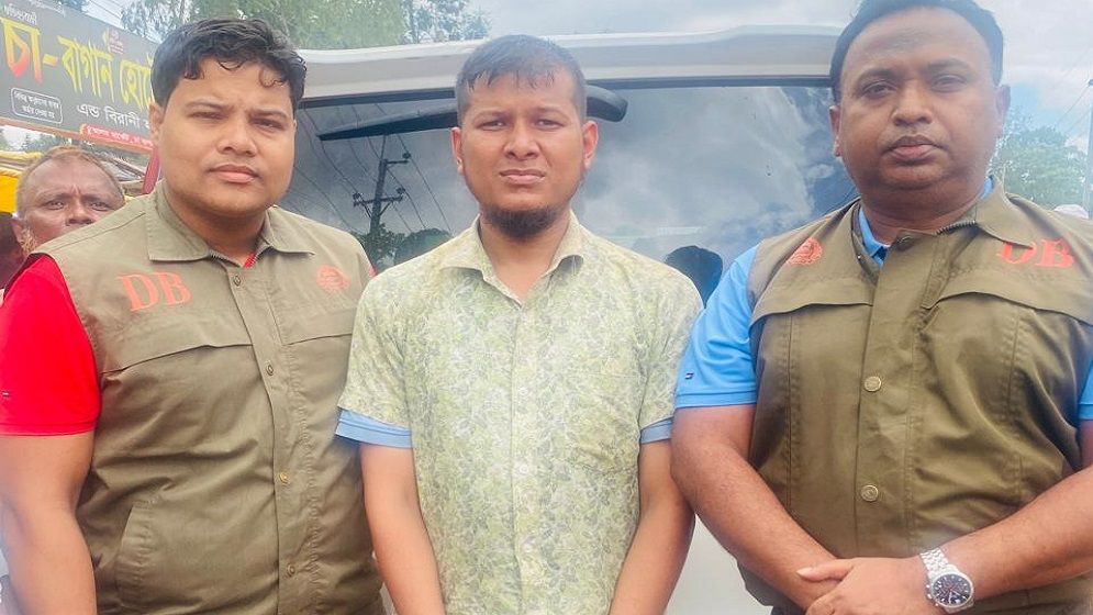 আনসারদের আন্দোলনে ইন্ধনদাতা ২ আনসার সদস্য গ্রেপ্তার