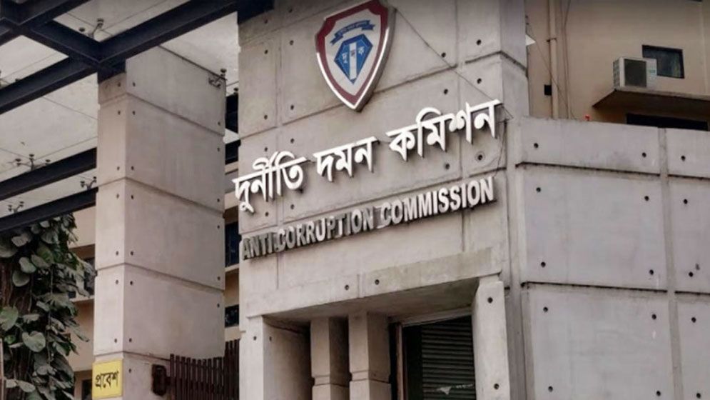 দুদকের টার্গেটে তিন শতাধিক প্রভাবশালী