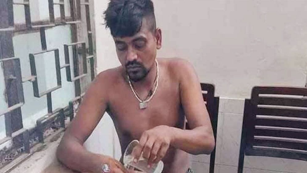 ঢাবিতে যুবককে পিটিয়ে হত্যা: গ্রেপ্তার ৬ শিক্ষার্থী