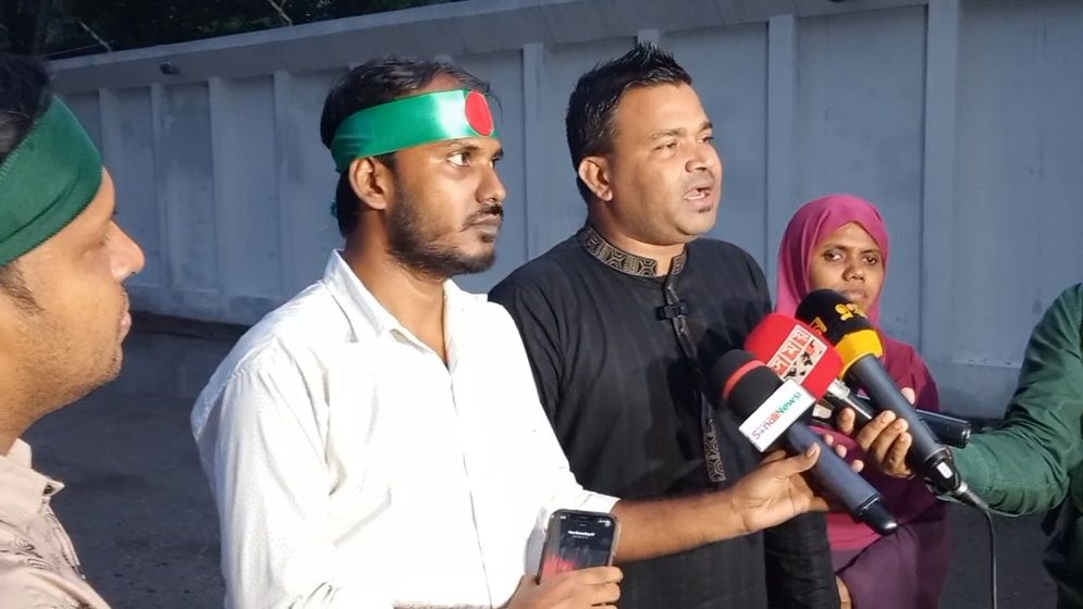বয়সসীমা ৩২ প্রত্যাখ্যান, আন্দোলন চালিয়ে যাওয়ার ঘোষণা ৩৫ প্রত্যাশীদের