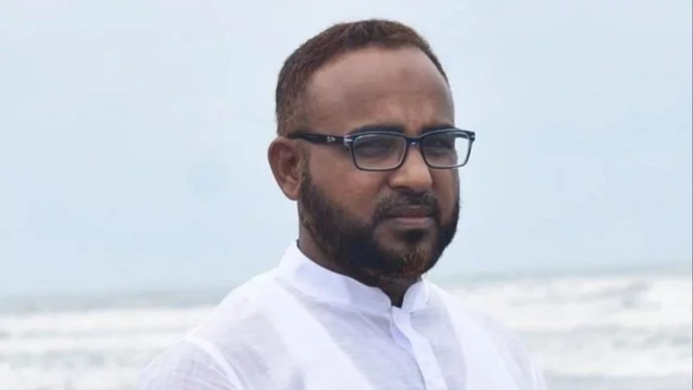 ডুব দিয়ে পালানোর চেষ্টা, পুকুর থেকে মৎস্যজীবী লীগ নেতা গ্রেপ্তার