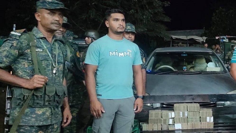সিংগাইরে যৌথ বাহিনীর হাতে কোটি টাকাসহ কাউন্সিলরের ছেলে গ্রেপ্তার
