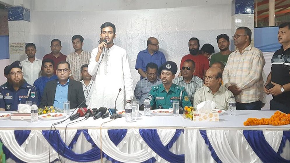 সনাতন ধর্মাবলম্বীদের কারো রাজনৈতিক হাতিয়ার হতে দেবে না অন্তর্বর্তী সরকার: উপদেষ্টা আসিফ