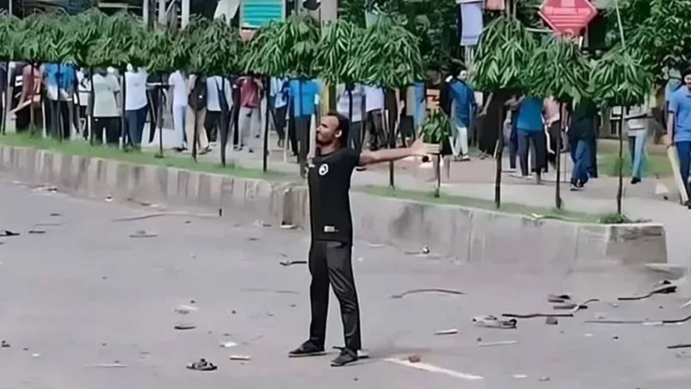শিক্ষক নিবন্ধন পরীক্ষায় উত্তীর্ণ হলেন আবু সাঈদ