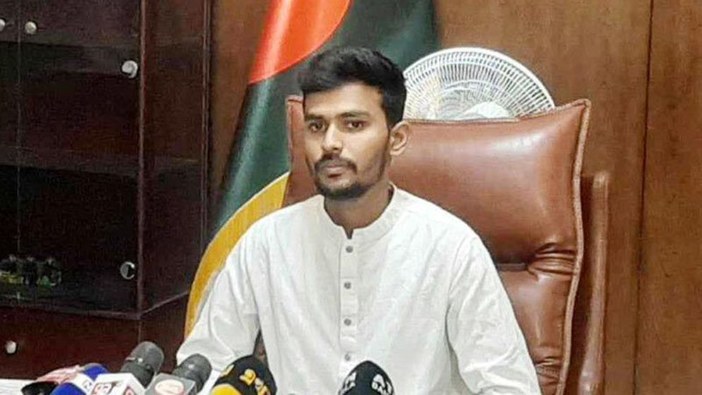 সংঘর্ষে নিহত শ্রমিকের পরিবার পাবে ১৩ লাখ টাকা: উপদেষ্টা আসিফ