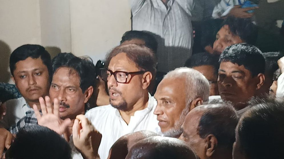 ডা. শাহাদাতকে চট্টগ্রাম সিটি কর্পোরেশনের মেয়র ঘোষণা