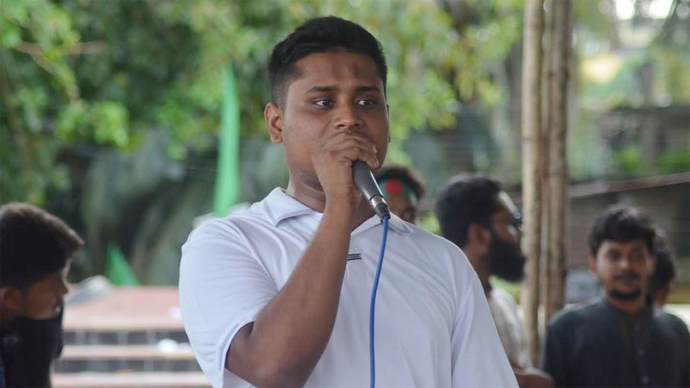 চাকরিতে আবেদন ফি কমানোর দাবি হাসনাত আবদুল্লাহর